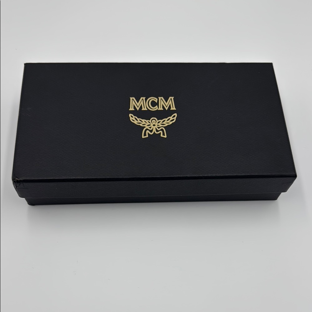 MCM Vibrant Orange Leather Clutch NIB - Picture 7 of 7